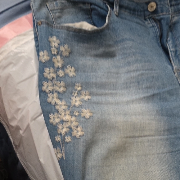 Vintage America Light Blue Jeans with White Embroidery - Picture 3 of 7